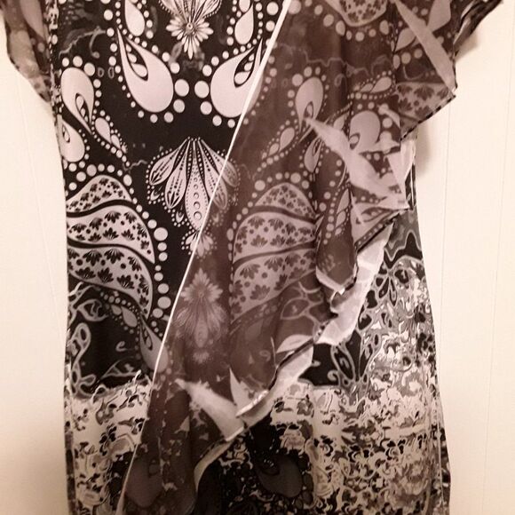 Unity Size S EX cond pit to pit 16 length 28 - Picture 3 of 5